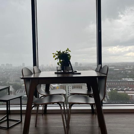 Luxury 2 Bedroom En-Suite Apartment Balcony Views Manchester Exteriér fotografie