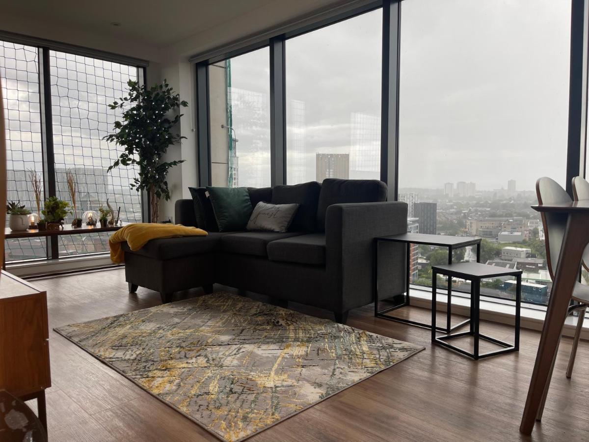 Luxury 2 Bedroom En-Suite Apartment Balcony Views Manchester Exteriér fotografie