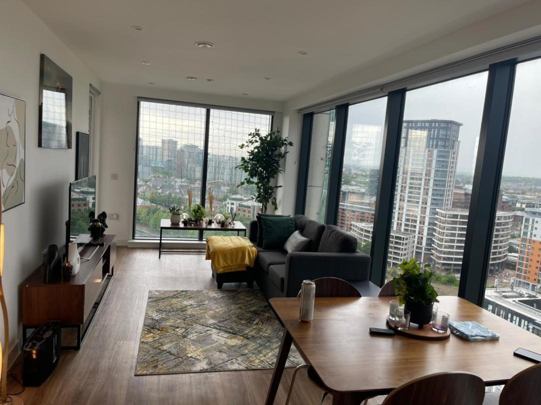 Luxury 2 Bedroom En-Suite Apartment Balcony Views Manchester Exteriér fotografie